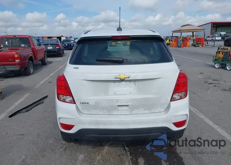 2017 Chevrolet Trax Ls z USA, uszkodzony, nr VIN KL7CJKSB8HB208001